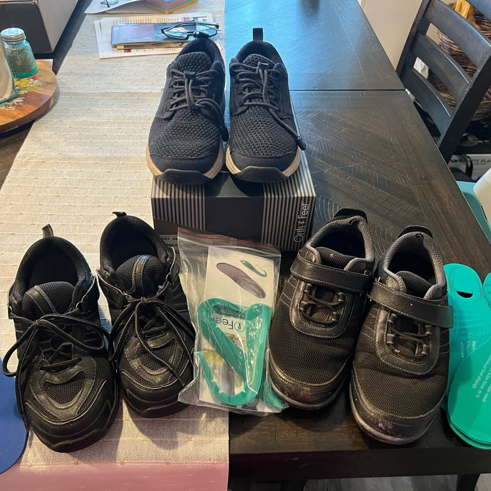 7.5 M OrthoFeet Shoes/Sneakers 3 Pair